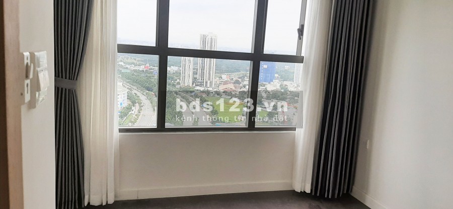 Cho thuê căn hộ The Sun Avenue dt 90m2, không nội thất, 3 pn, có rèm cửa, lh 0909722103