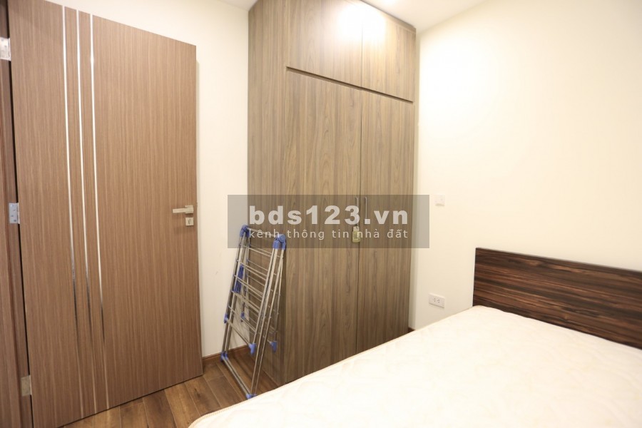 Cho thuê căn hộ 58m2/2PN tòa L4 Ciputra full đồ giá 12tr/tháng.LH 0966286718
