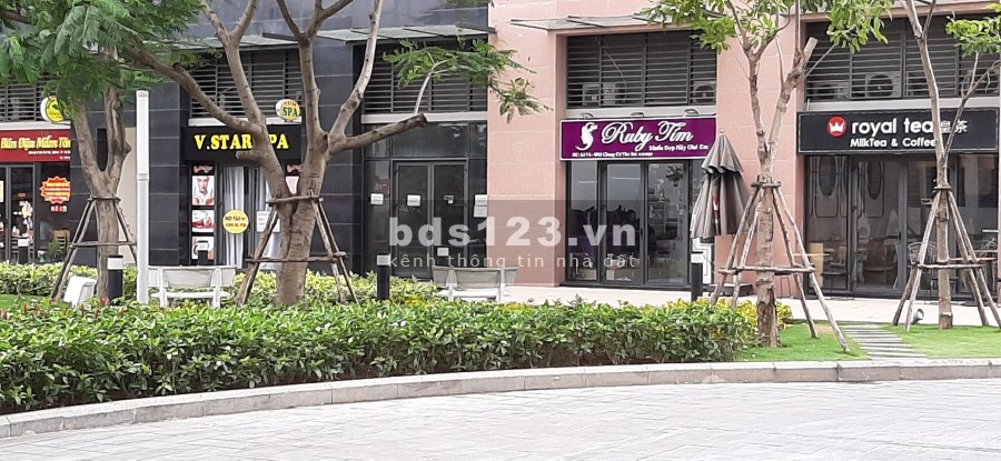 Cho thuê căn hộ The Sun Avenue dt 90m2, không nội thất, 3 pn, có rèm cửa, lh 0909722103
