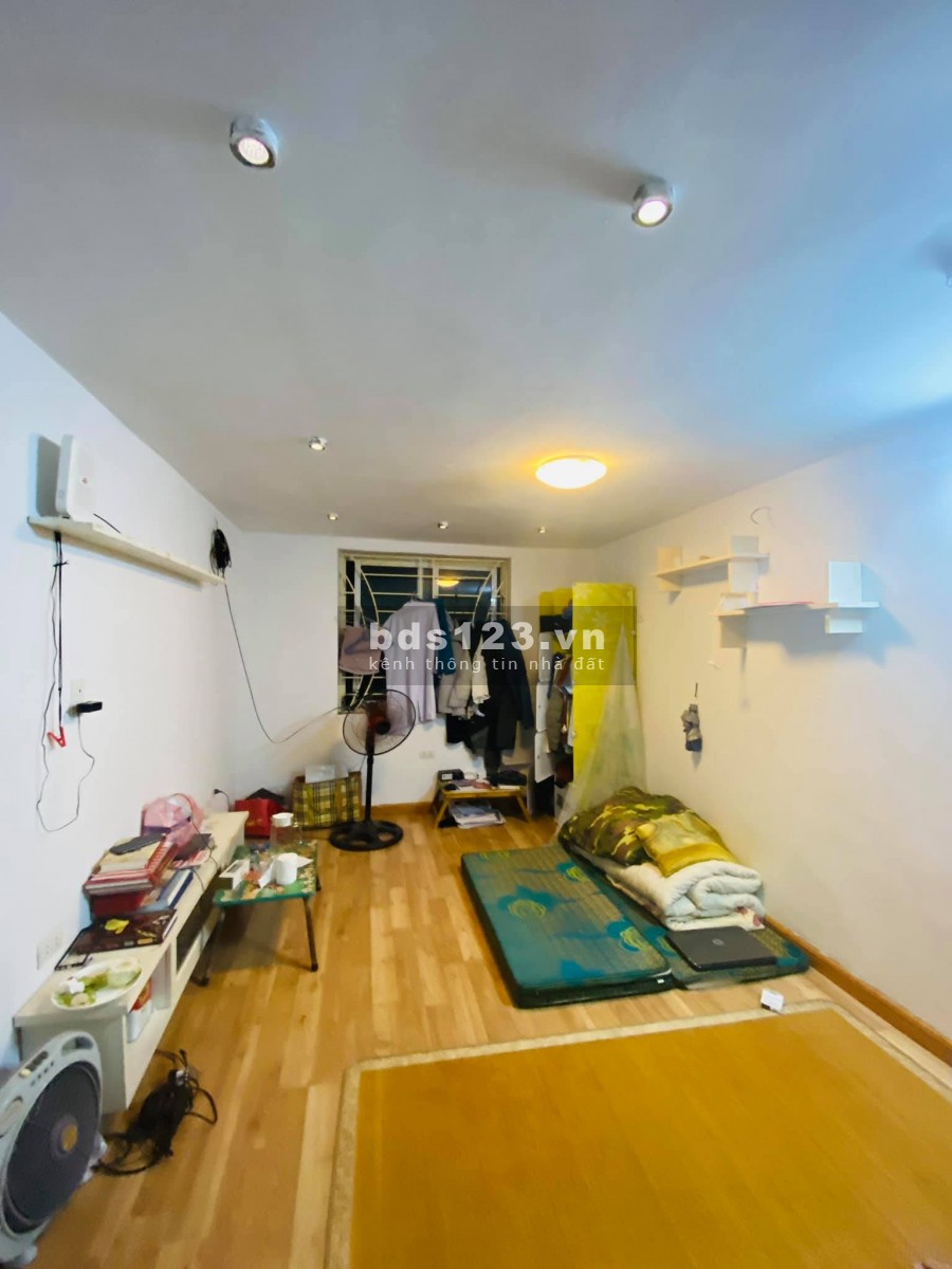Bán nhà Bạch Mai, quận Hai Bà Trưng, 20m giá nhỉnh 2 tỷ thương lượng, lh 0975690590