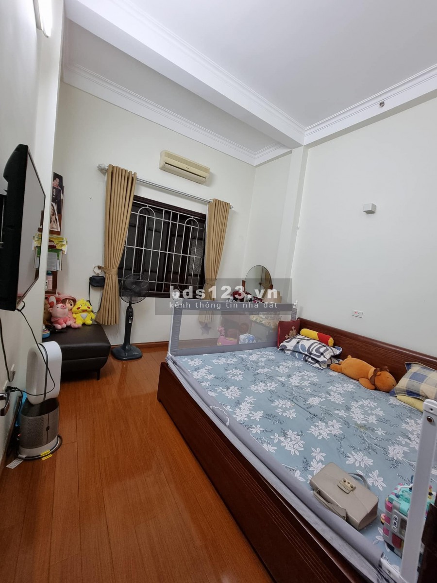 Bán Nhà Phân Lô Víp Điện Biên Phủ, 5 tầng, 3 ngủ, giá bán 3.99 Tỷ. Gần Lăng Bác