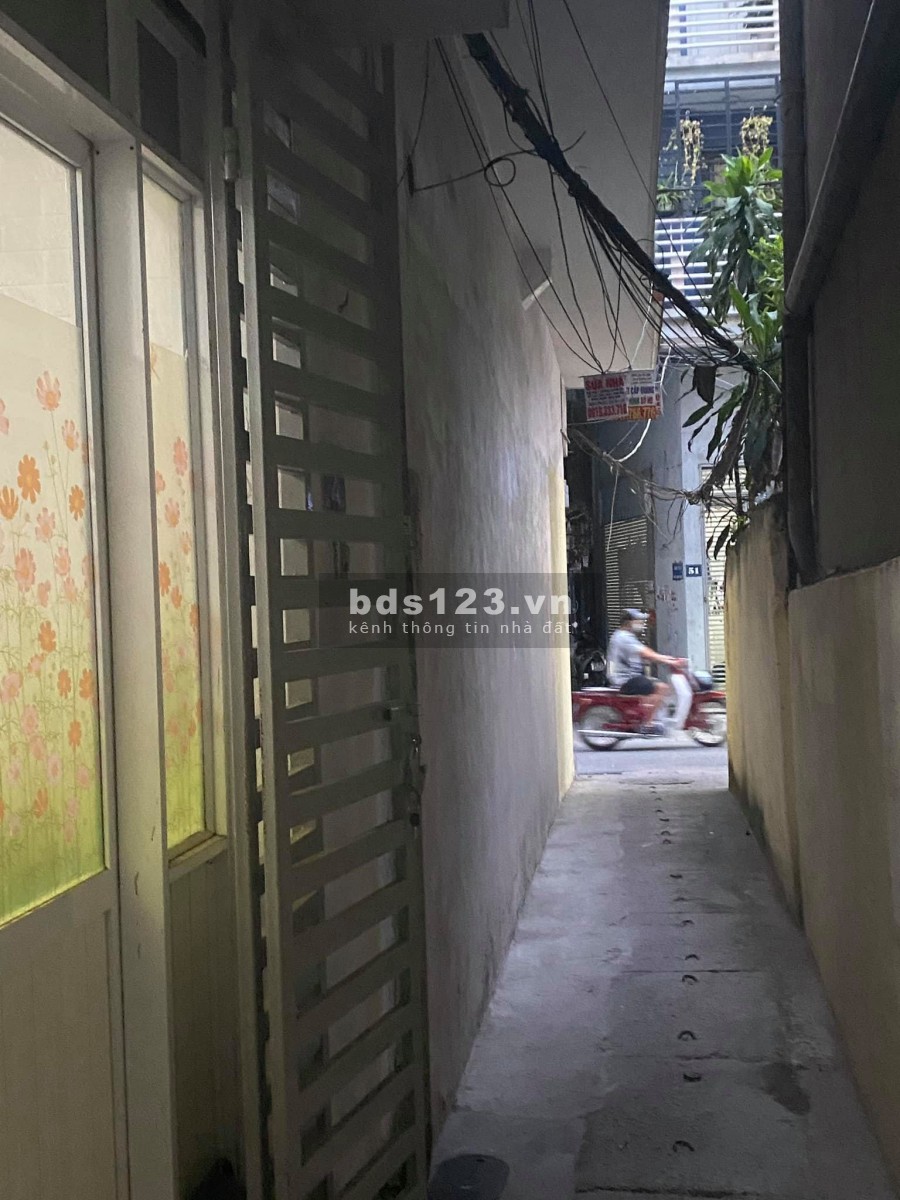 Bán nhà Bạch Mai, quận Hai Bà Trưng, 20m giá nhỉnh 2 tỷ thương lượng, lh 0975690590