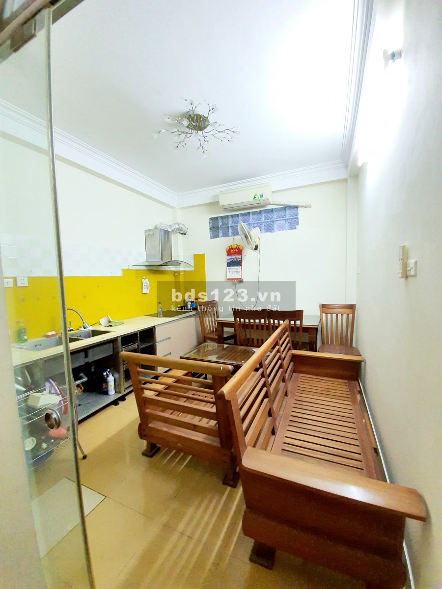Bán nhà nhỉnh 2 tỷ Nhân Hoà Quận Thanh Xuân, gần phố, đủ tiện ích, dt 30m2, giá 2tỷ4, mt 4.4m
