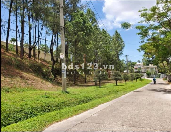 Cần bánh ngay nhà nguyên căn nằm trong trung tâm thành phố, phong cách hiện đại sang trọng