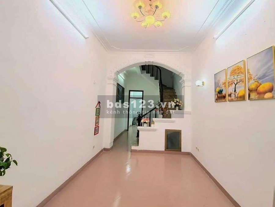 Bán nhà nguyên căn giá 3.2 tỷ tại Văn Quán diện tích 34m2 đúc 5 tầng, 3 phòng ngủ