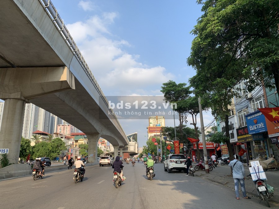 Bán nhà, Taxi đỗ cửa, Cầu Diễn, diện tích sử dụng 36m2, 5 tầng, giá bán hơn 2 tỷ