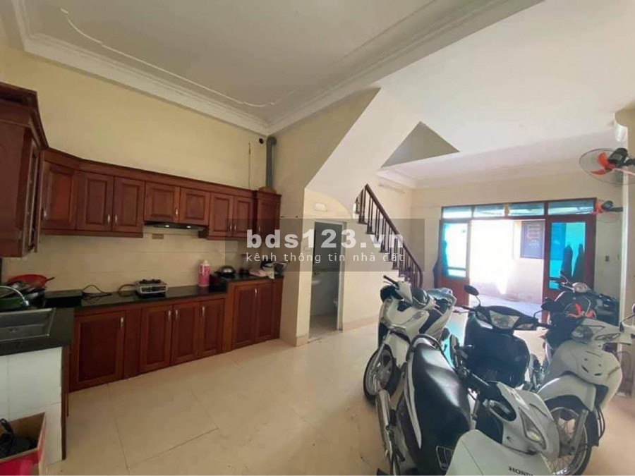 Oto đỗ cửa, nhà đẹp 5 tầng, dt 40m2, ngõ 8 Lê Quang Đạo, giá bán chỉ 4,4 tỷ liên hệ 0392969999