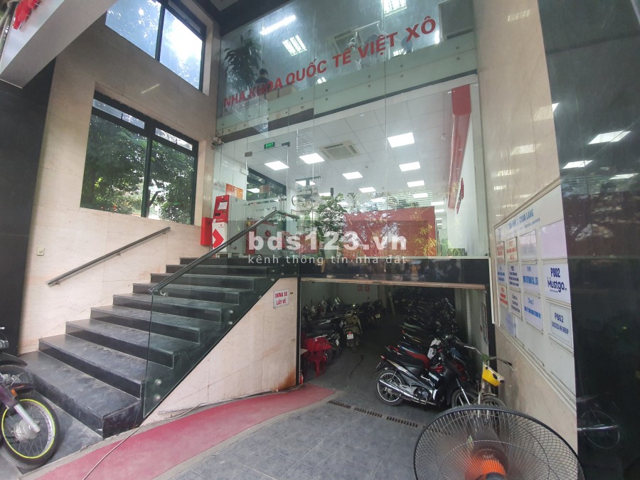 Cho thuê văn phòng tiêu chuẩn 35m2, 80m2 view hồ, ánh sáng tự nhiên tại 71 Chùa Láng, Đống Đa
