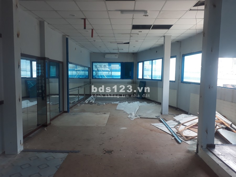 Cho thuê VP gần sân bay mặt tiền 18 Cộng Hòa Quận Tân Bình 2 mặt tiền ưu đãi hấp dẫn