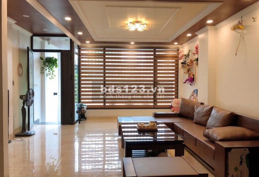 Bán nhà Dương Quảng Hàm, Cầu Giấy, Hà Nội diện tích 43m2, 5 tầng, ô tô, giá bán 4.3 tỷ