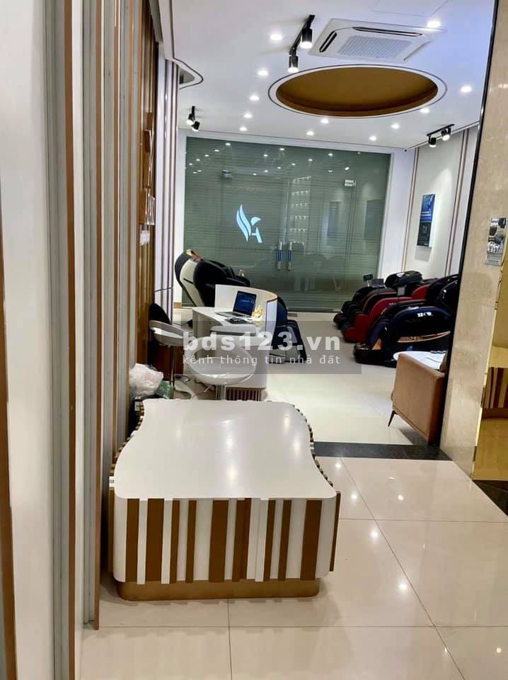 Nhà mặt phố Ô Chợ Dừa 5 tầng thông sàn vỉa hè rộng mặt tiền 5.4M thang máy dt 60M2 giá 32.5 tỷ