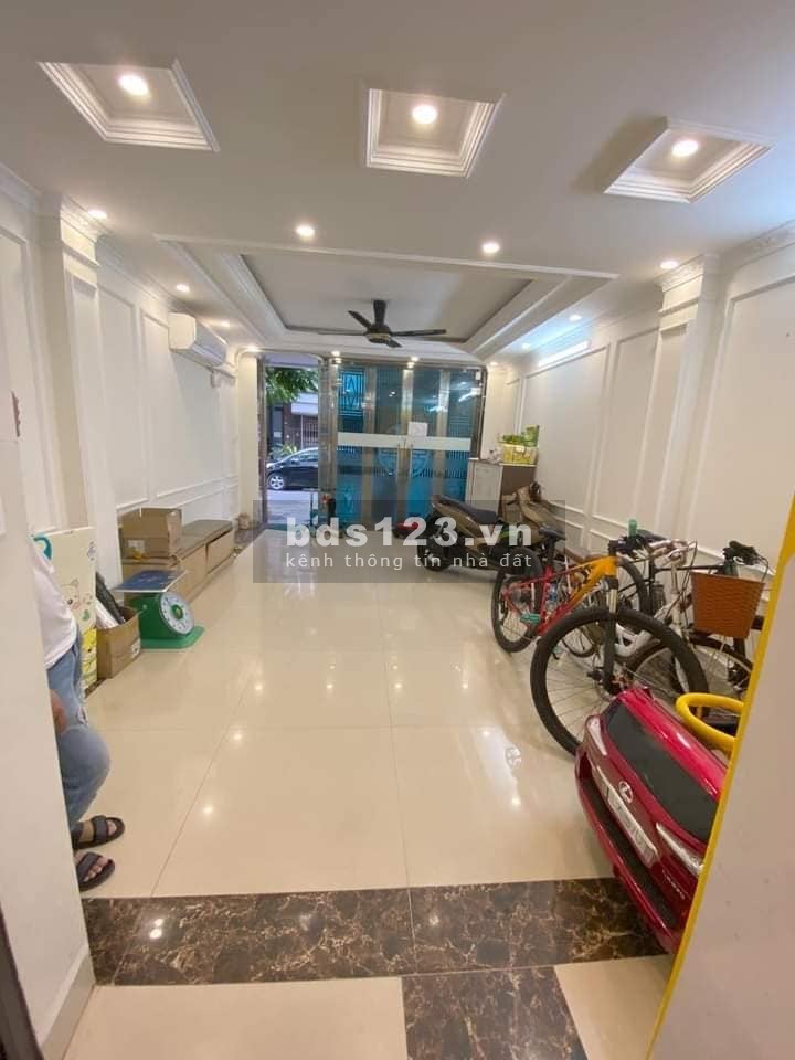 Bán nhà phố Đặng Thuỳ Trâm thông Hoàng Quốc Việt 7 chỗ vào nhà dân trí cao, siêu nhiều tiện ích