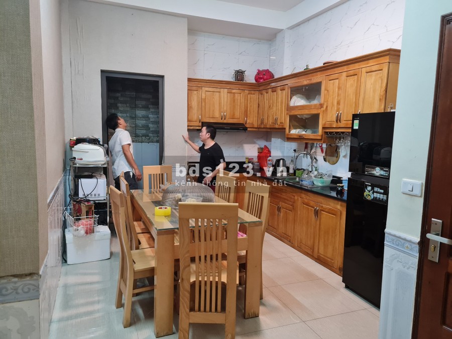 Nhà đẹp gần phố Ngọc Thuỵ, kinh doanh online đẹp long lanh, dtsd 48m2, 4 tầng đúc, giá 4.6 tỷ