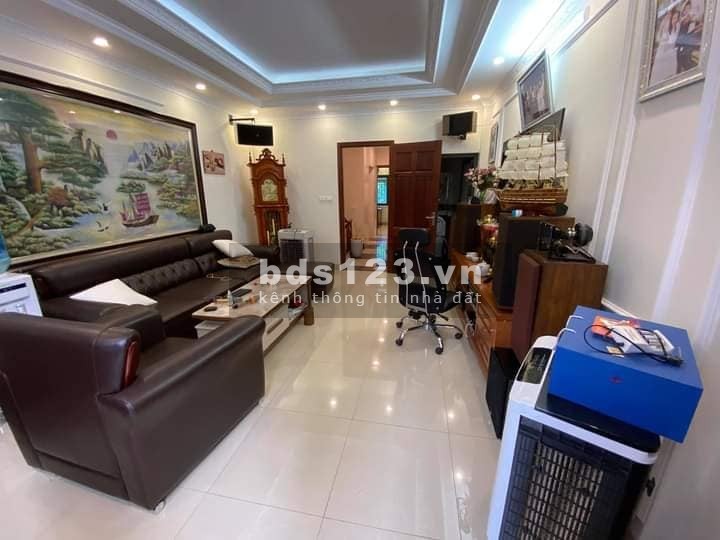 Bán nhà phố Đặng Thuỳ Trâm thông Hoàng Quốc Việt 7 chỗ vào nhà dân trí cao, siêu nhiều tiện ích