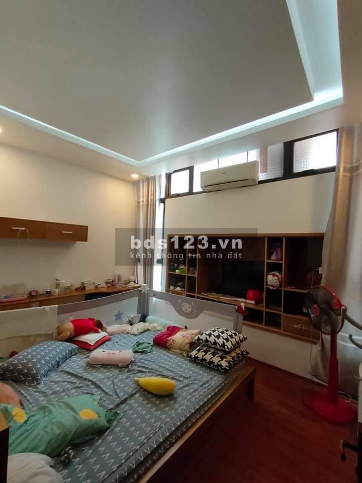 Bán nhà Thanh Lãm, Hà Đông, 45m*5T, giá chào 3.3 tỷ, ngõ ô tô, 30m ra phố, tặng nội thất