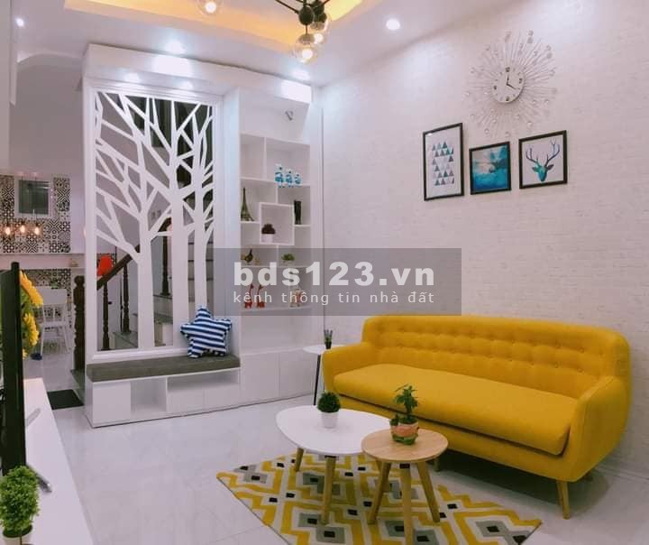 Hoàng Liệt nhà mới ở ngay, gần ô tô, 4 tầng diện tích 35m2 giá nhỉnh 3 tỷ, lh 0941570196