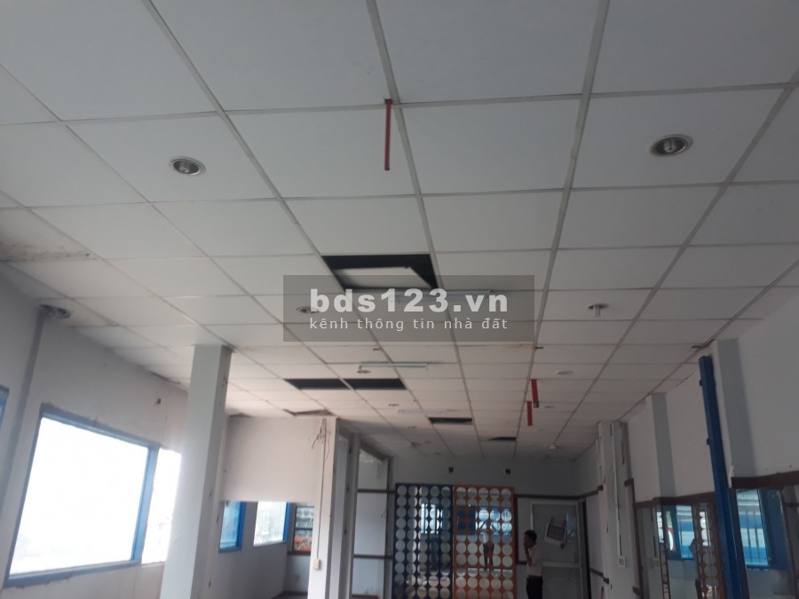 Cho thuê VP gần sân bay mặt tiền 18 Cộng Hòa Quận Tân Bình 2 mặt tiền ưu đãi hấp dẫn