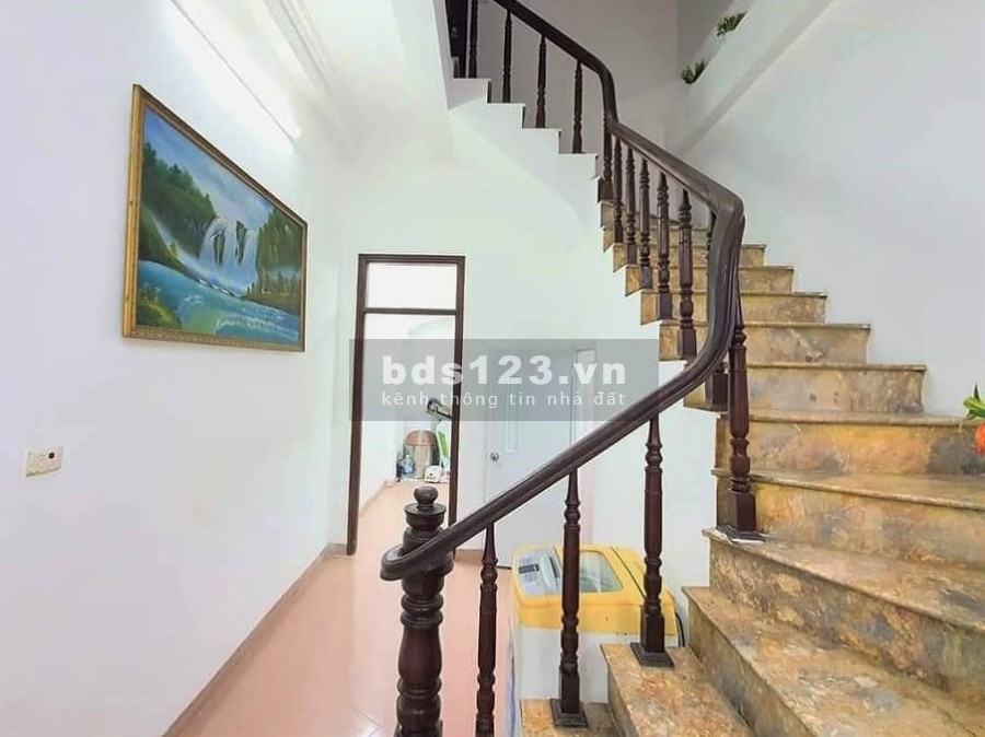 Bán nhà nguyên căn giá 3.2 tỷ tại Văn Quán diện tích 34m2 đúc 5 tầng, 3 phòng ngủ