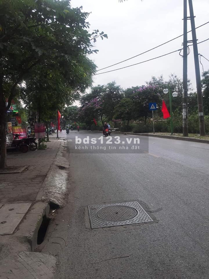 Mặt phố Kim Giang, 3 tầng diện tích sử dụng 68m2, giá bán 10 tỷ liên hệ 0918120568