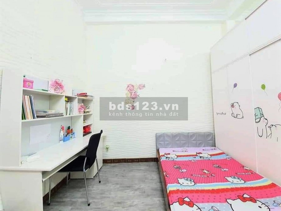 Bán nhà nguyên căn giá 3.2 tỷ tại Văn Quán diện tích 34m2 đúc 5 tầng, 3 phòng ngủ