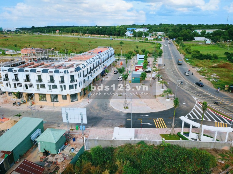 Bán cắt lỗ căn nhà 3 tầng tâm huyết sau dịch, chỉ 2,3 tỷ thương lượng tiện ích đầy đủ