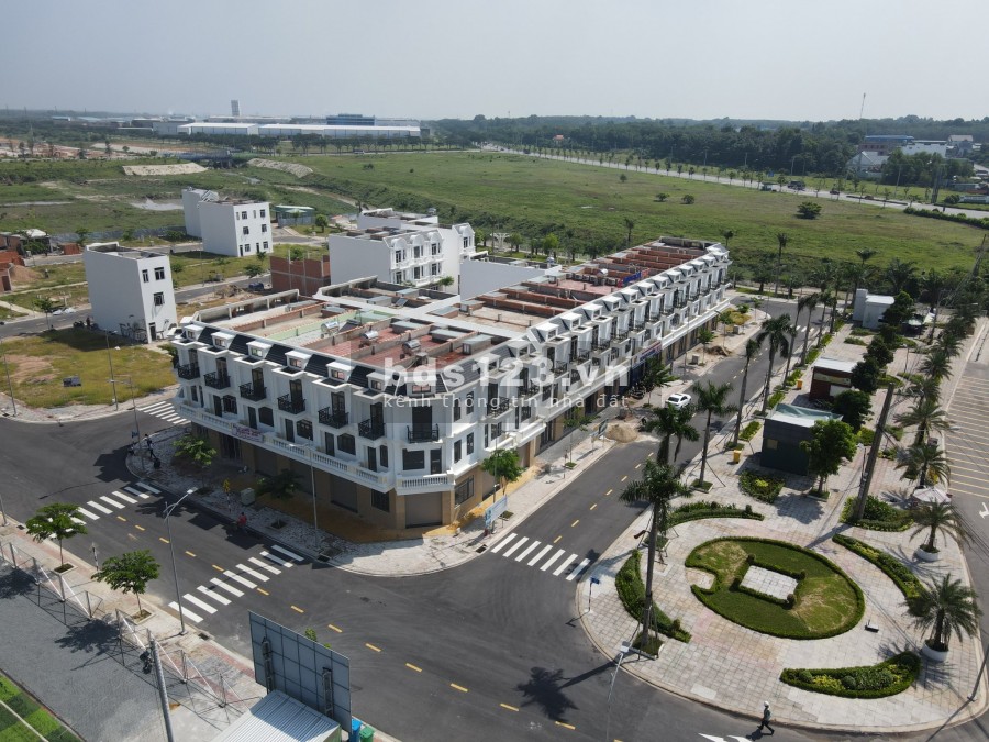 Do có nhiều chuyện trong gia đình vợ chồng tôi bán căn nhà ở Phú Chánh Tân Uyên Bình Dương dt 113m2