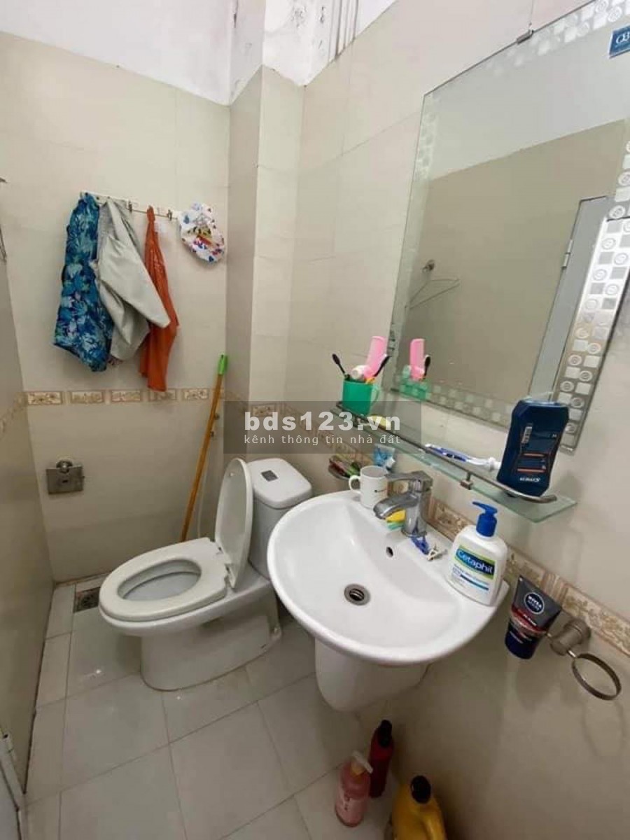 Oto đỗ cửa, nhà đẹp 5 tầng, dt 40m2, ngõ 8 Lê Quang Đạo, giá bán chỉ 4,4 tỷ liên hệ 0392969999