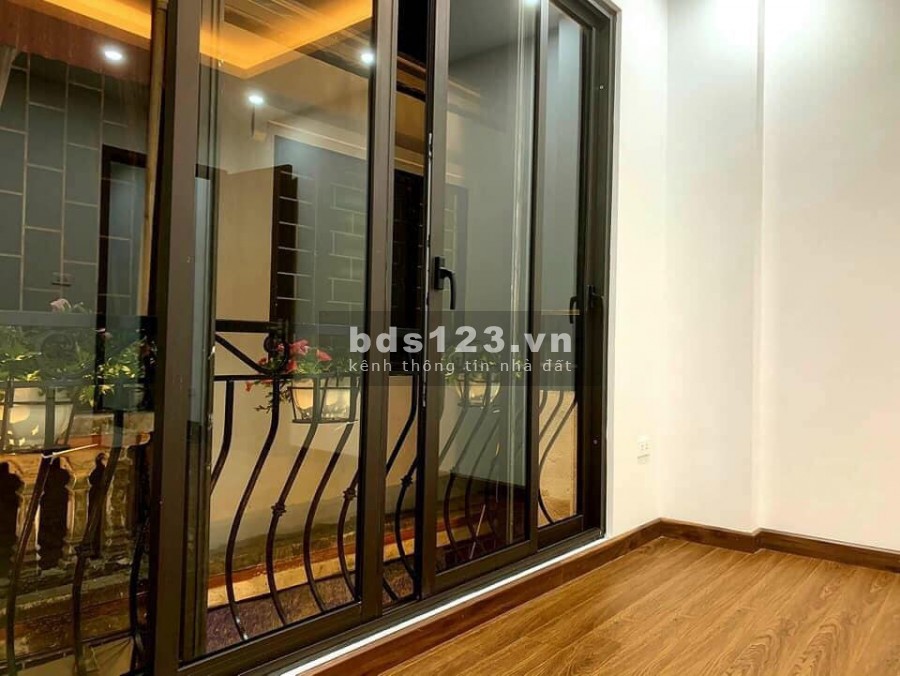 Ngọc Thụy nhà nguyên căn mới, gần phố ô tô đỗ cửa giá nhỉnh 3 tỷ lh 0394980881