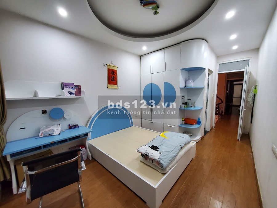 Nhỉnh 3 tỷ có nhà 5 tầng Cầu Diễn,mới, đẹp, ô tô đỗ cửa, gần ĐH Công Nghiệp HN