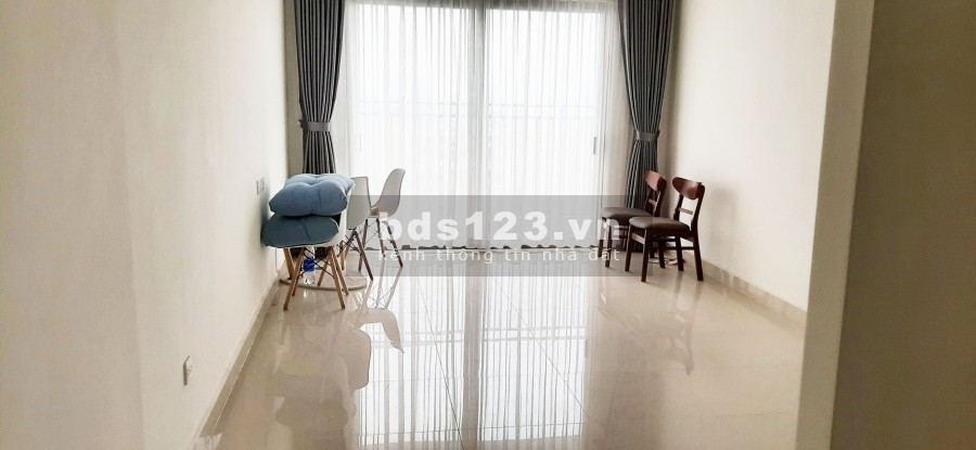 Cho thuê căn hộ The Sun Avenue dt 90m2, không nội thất, 3 pn, có rèm cửa, lh 0909722103