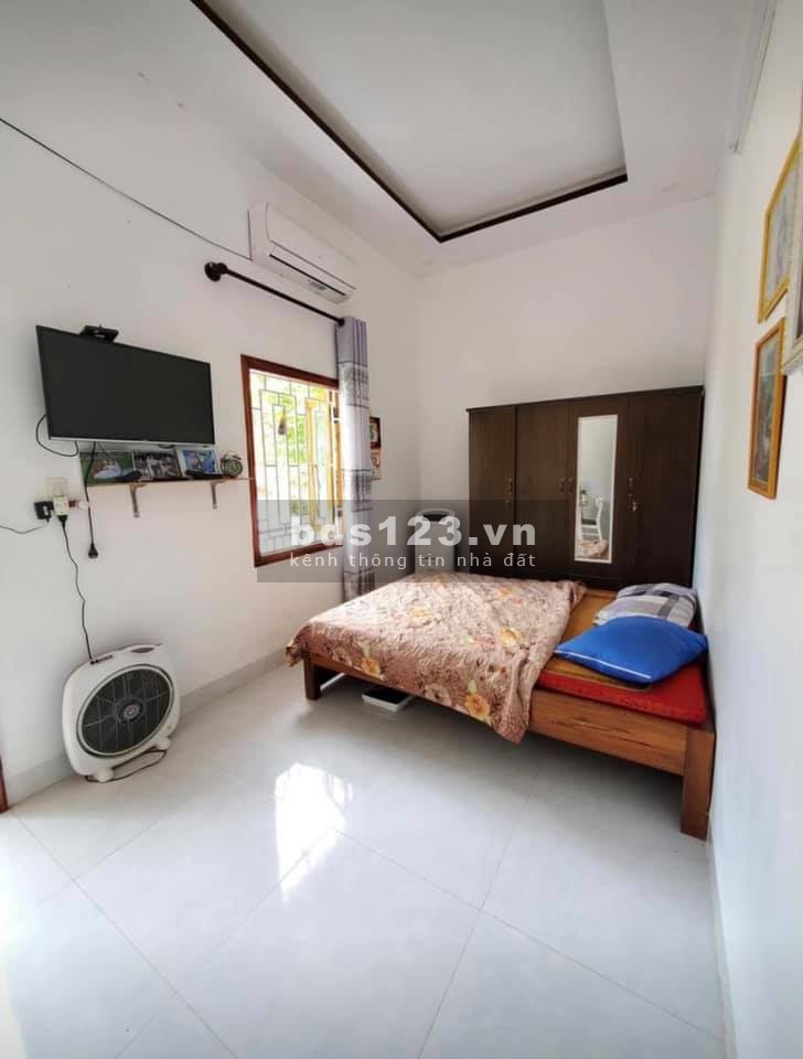 Cần bánh ngay nhà nguyên căn nằm trong trung tâm thành phố, phong cách hiện đại sang trọng