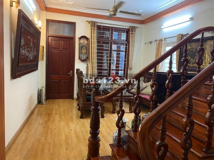 Choáng váng! Ngôi nhà đẹp ngay Công viên Thống Nhất DT 42m2 x 5 tầng, MT 3,9m