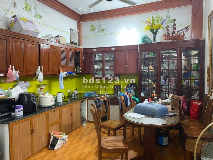 Choáng váng! Ngôi nhà đẹp ngay Công viên Thống Nhất DT 42m2 x 5 tầng, MT 3,9m