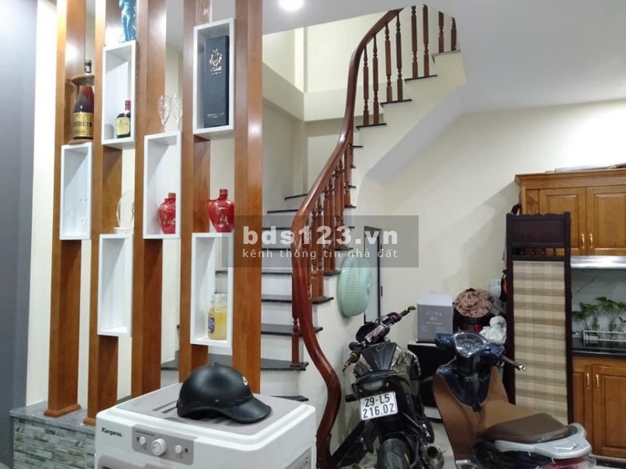 Bán nhà nguyên căn Ngô Quyền Quận Hà Đông, diện tích 30m2, giá bán 1,85 tỷ, lh 0367889376