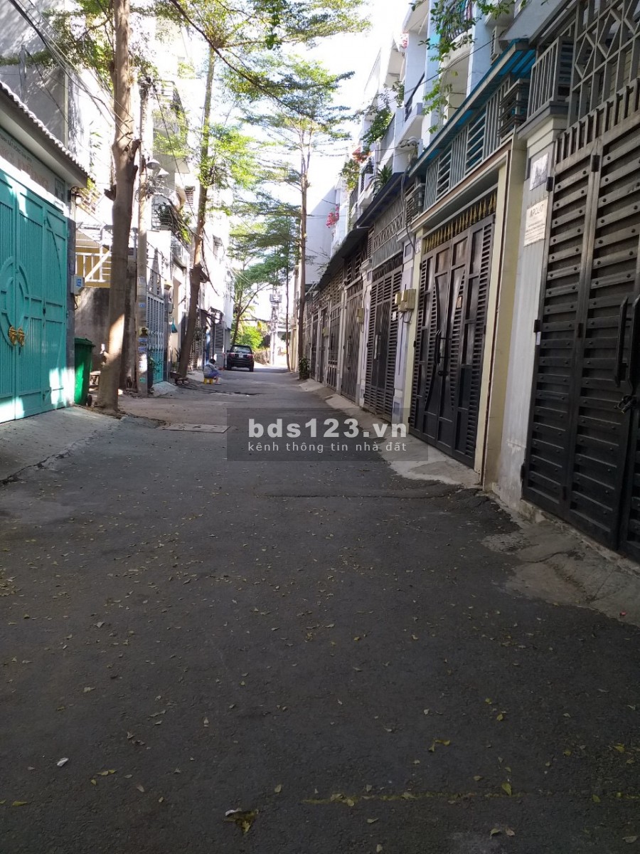 Bán nhà 1 trệt 2 lầu Quận Thủ Đức, giá bán 6.5 tỷ, có thương lượng và hỗ trợ vay ngân hàng