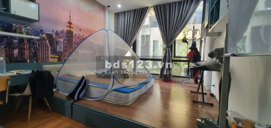 Bán nhà đường Kim Mã, Quận Ba Đình, dtsd 60m2 đúc 6 tầng, ô tô, giá cực sốc, sổ sẵn