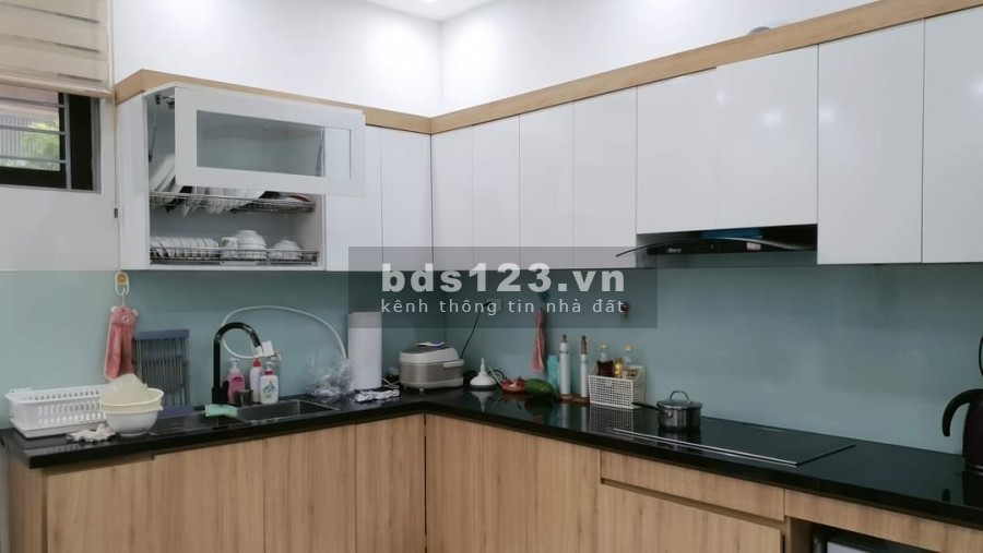 Bán nhà đường Kim Mã, Quận Ba Đình, dtsd 60m2 đúc 6 tầng, ô tô, giá cực sốc, sổ sẵn
