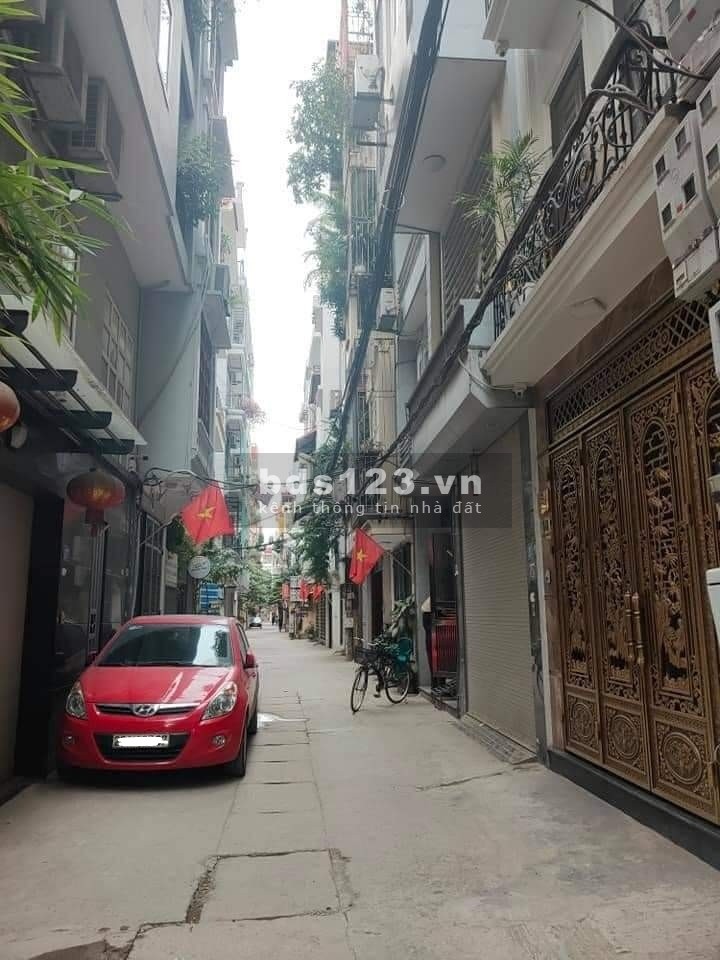 Bán nhà đường Kim Mã, Quận Ba Đình, dtsd 60m2 đúc 6 tầng, ô tô, giá cực sốc, sổ sẵn