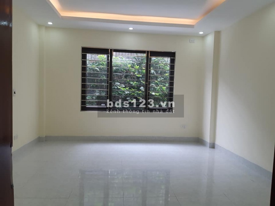 Bán nhà sổ đỏ đường Khương Đình, nhà đẹp ở ngay diện tích sử dụng 26m2 đúc 3 tầng