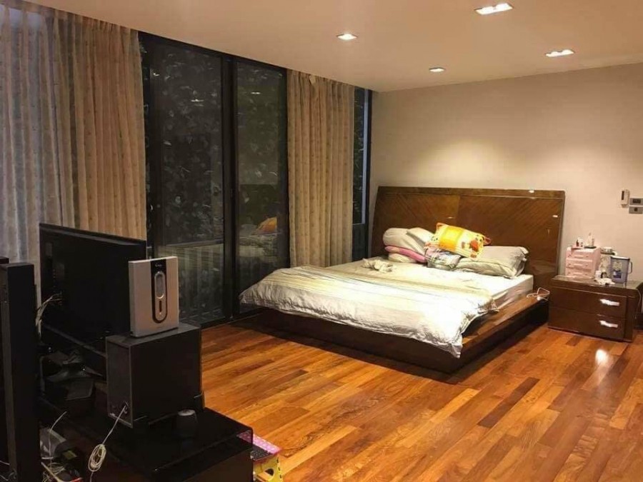 Mặt phố Trung Kính, dtsd 70m2 8 tầng thang máy mt 4.5m, kinh doanh đỉnh cao giá bán đầu tư