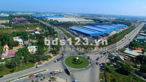 Bán lô diện tích 10000m2 đất công nghiệp mặt đường 39A mới giá bán 21.88 tỷ, lhcc