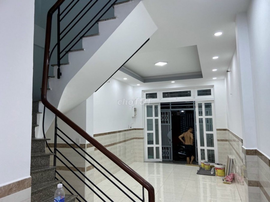 Chính chủ cần tiền bán nhà nguyên căn 2 lầu, Phú Lộc , F6, Quận Tân Bình, dtsd 60m2, giá chỉ 4.2 tỷ