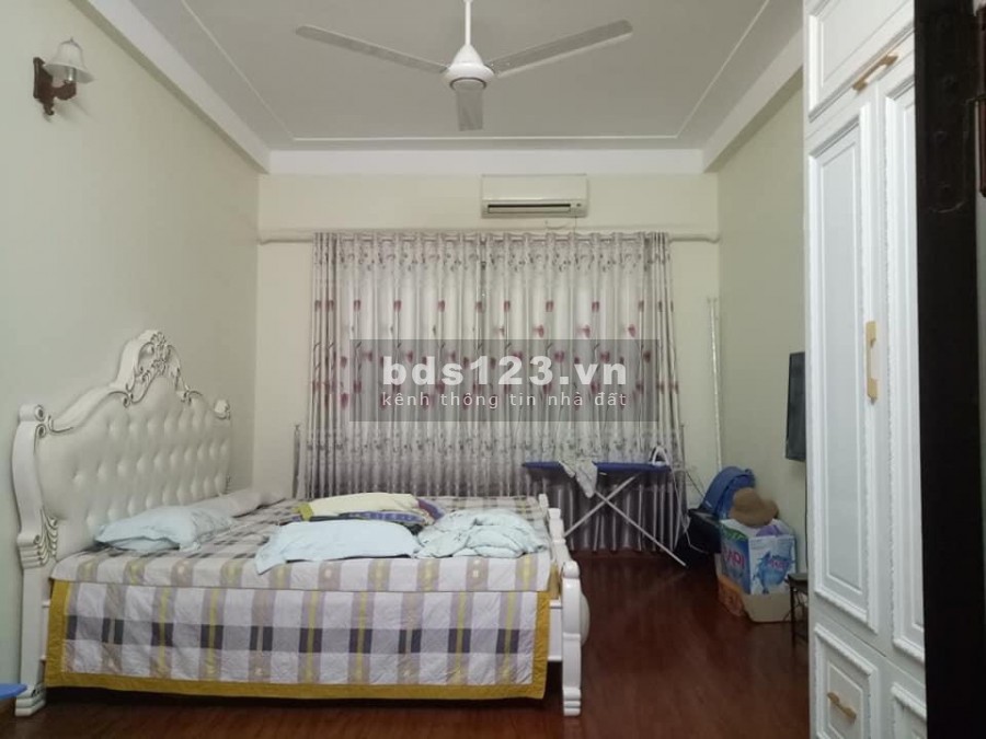 Bán nhà nguyên căn Gia Thuỵ 5 tầng vị trí hiếm tặng nội thất, giá nhỉnh 4 tỷ, khu dân cư đông đúc