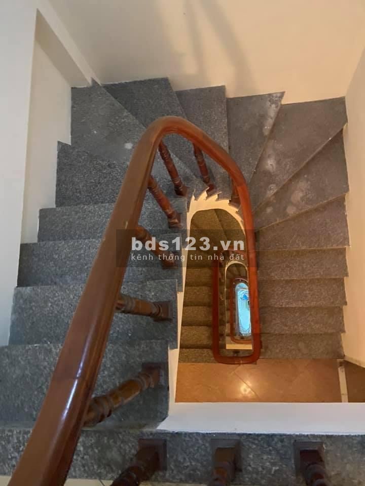 Bán nhà Mạc Thị Bưởi đối diện Times City dtsd 36m2, 4 tầng giá bán 2.5 tỷ, lh 0702173475