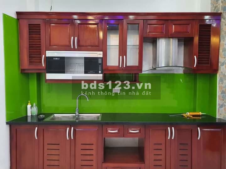 Bán nhà Đê La Thành Đống Đa xinh xắn diện tích 40m2, 4 tầng đúc, mặt tiền 4.5m, giá 5.3 tỷ