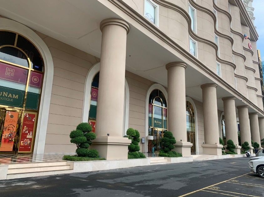 Cho thuê khối đế tòa nhà Terra Royal, Quận 3 ngay khu trung tâm, kiên cố, khu sầm uất