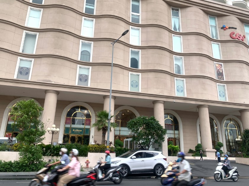 Cho thuê khối đế tòa nhà Terra Royal, Quận 3 ngay khu trung tâm, kiên cố, khu sầm uất