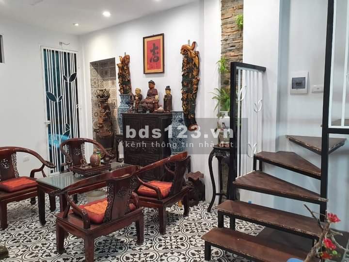 Bán nhà Nguyễn Biểu Quận Ba Đình chủ nhà giáo viên diện tích sử dụng 30m2 giá bán 2.95 tỷ