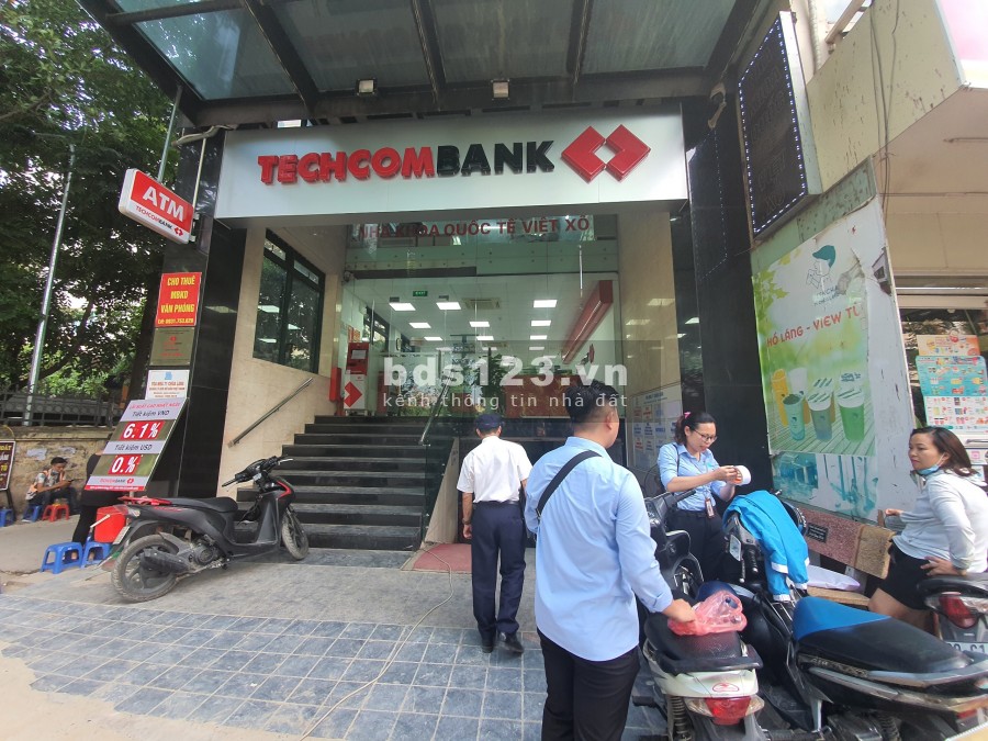 CHính chủ cho thuê văn phòng hoàn thiện 35m2 tại mặt phố Chùa Láng, quận Đống Đa giá hợp lý