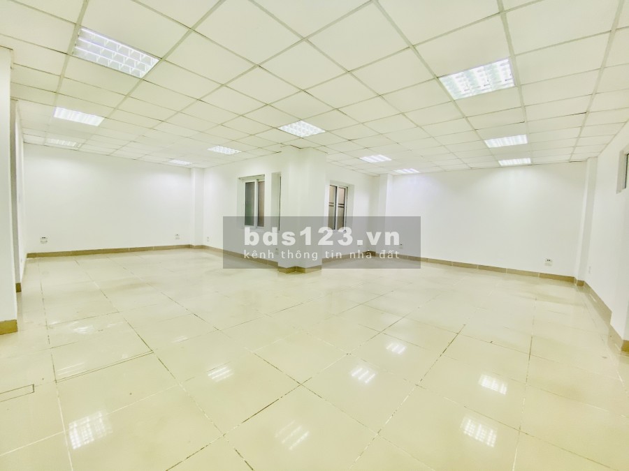 Chính chủ cho thuê VP diện tích 70m2 tại Trần Thái Tông,Giá chỉ 13tr/tháng đã chia sẵn phòng